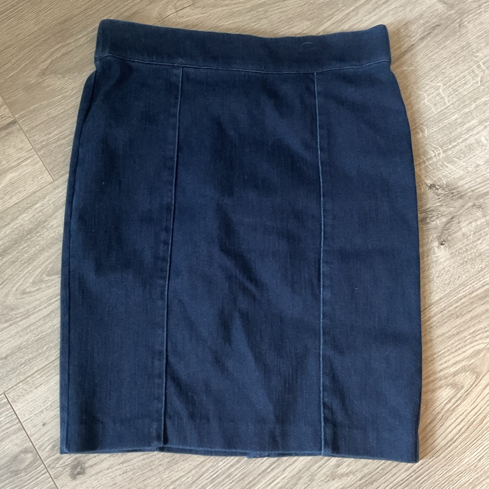 Chaps, Pull On Dark Rinse Denim Skirt.